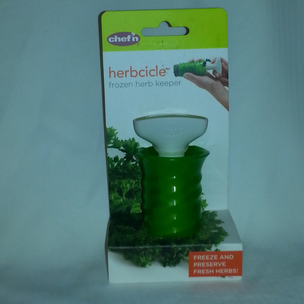 CHEF'N HERBICIDAL frozen herb keeper freeze fresh